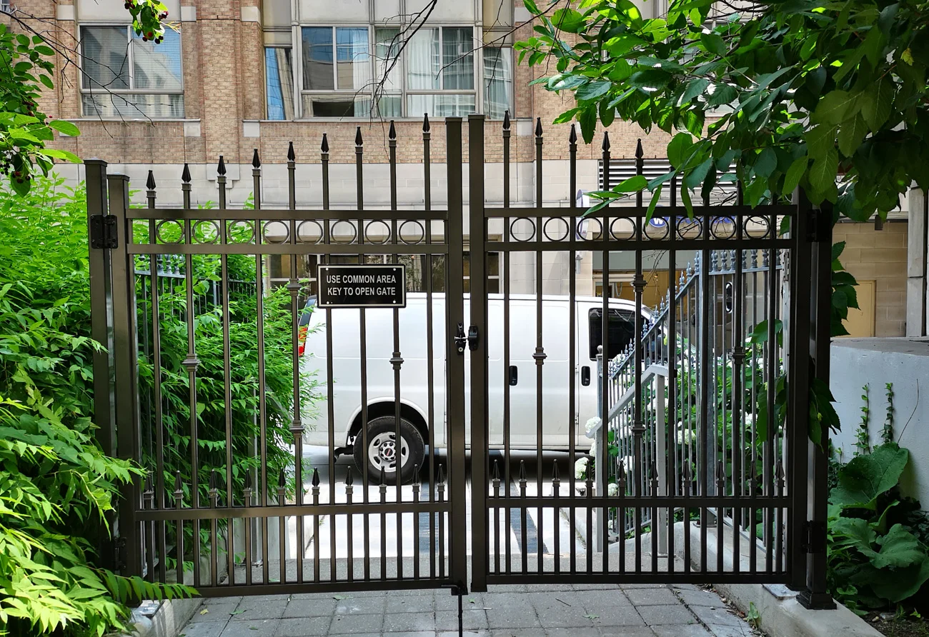 G4 Double Gate Pewte 2X2 1 — Homeowner Project