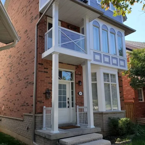 White Column R1 Railings 1 550X550 — Homeowner Project