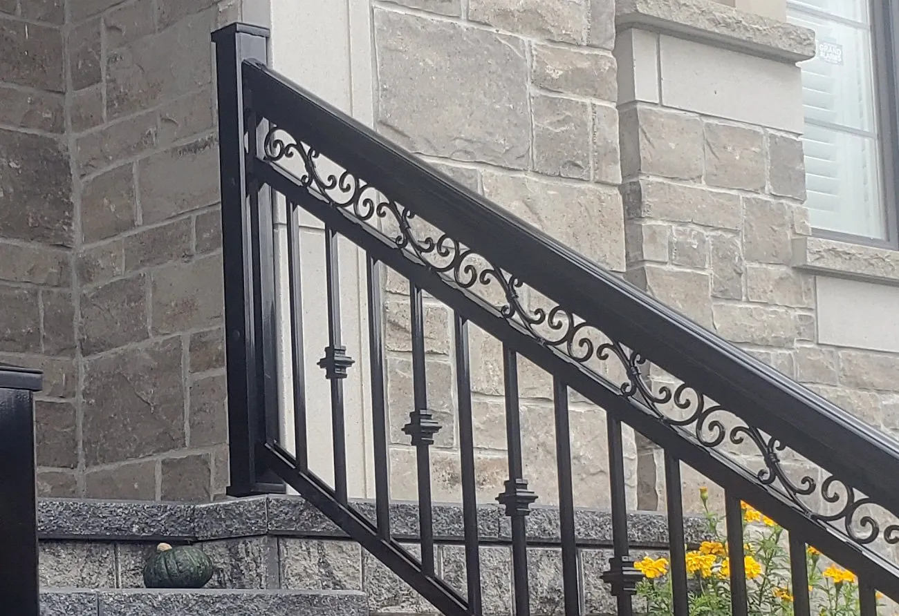 R5 Scroll Black 3X3 2 — Homeowner Project