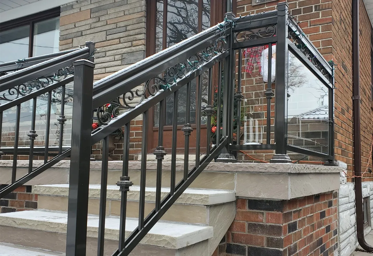 R5S GR6 Custom Picket Clear Glass 1 — Homeowner Project