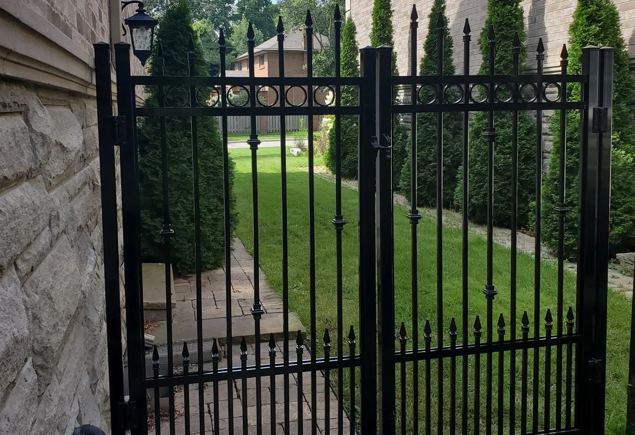G4 Double Gate Aluminum 1 — Homeowner Project