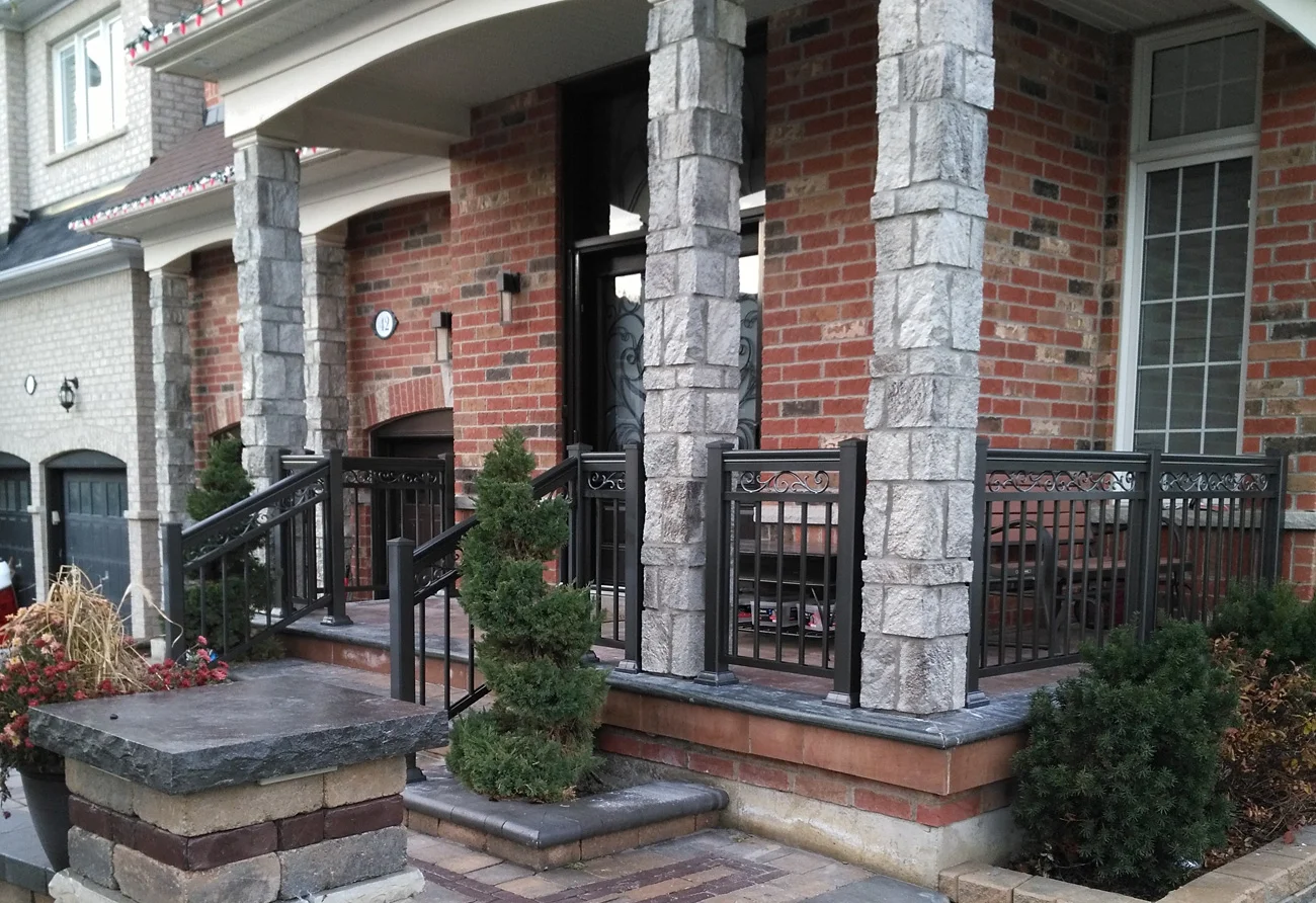 Traditional Front Entry R4 Scroll 1 — Homeowner Project